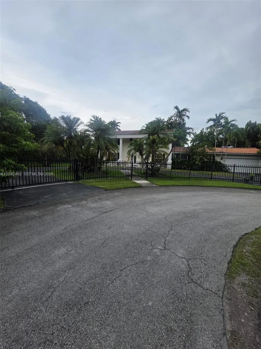 7240 SW 119th St Pinecrest, FL 33156