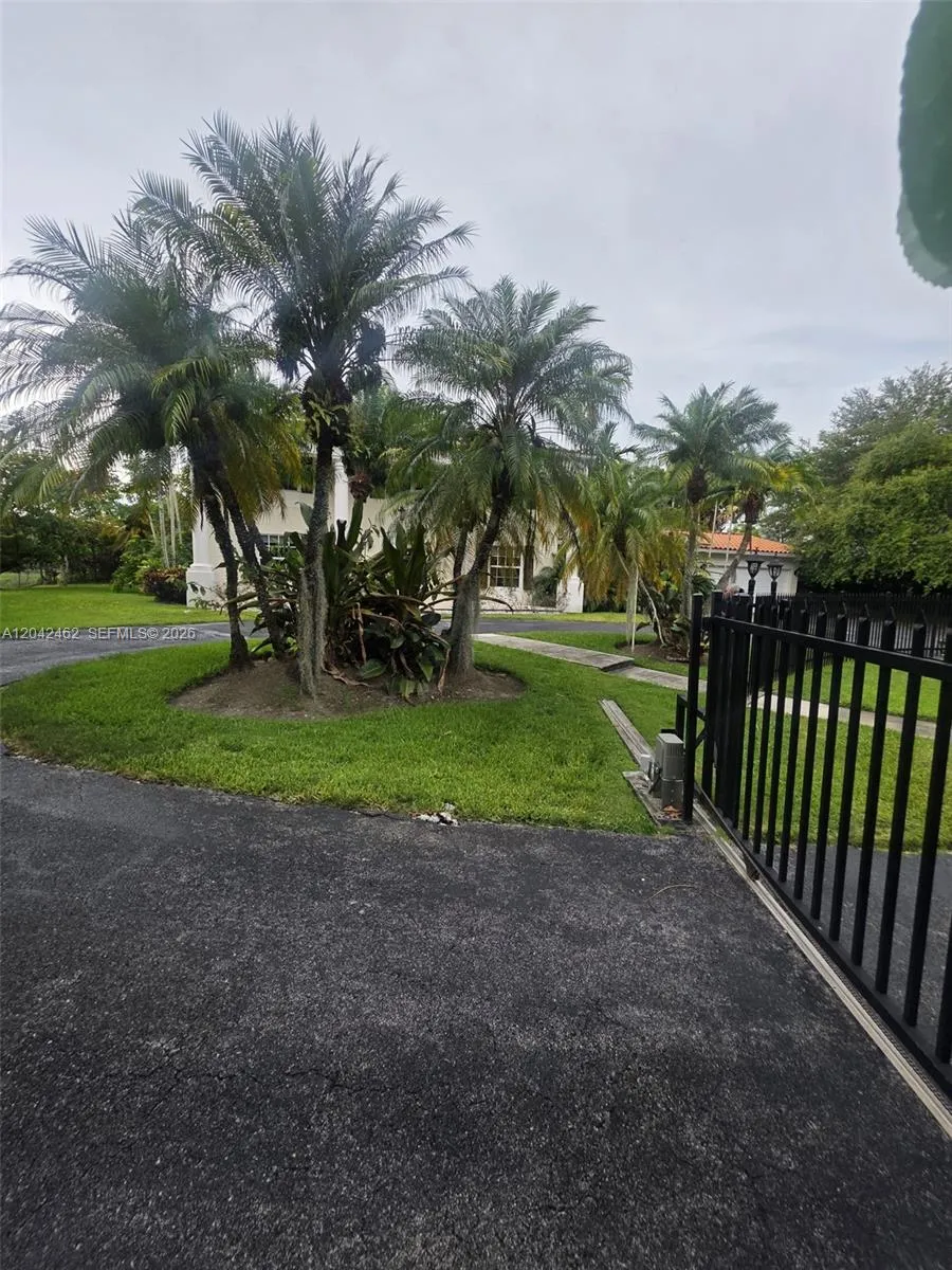 7240 SW 119th St Pinecrest, FL 33156