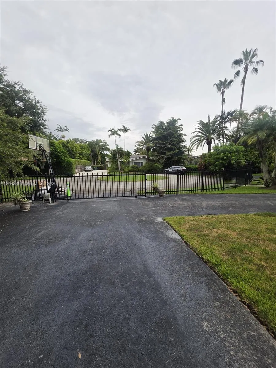 7240 SW 119th St Pinecrest, FL 33156