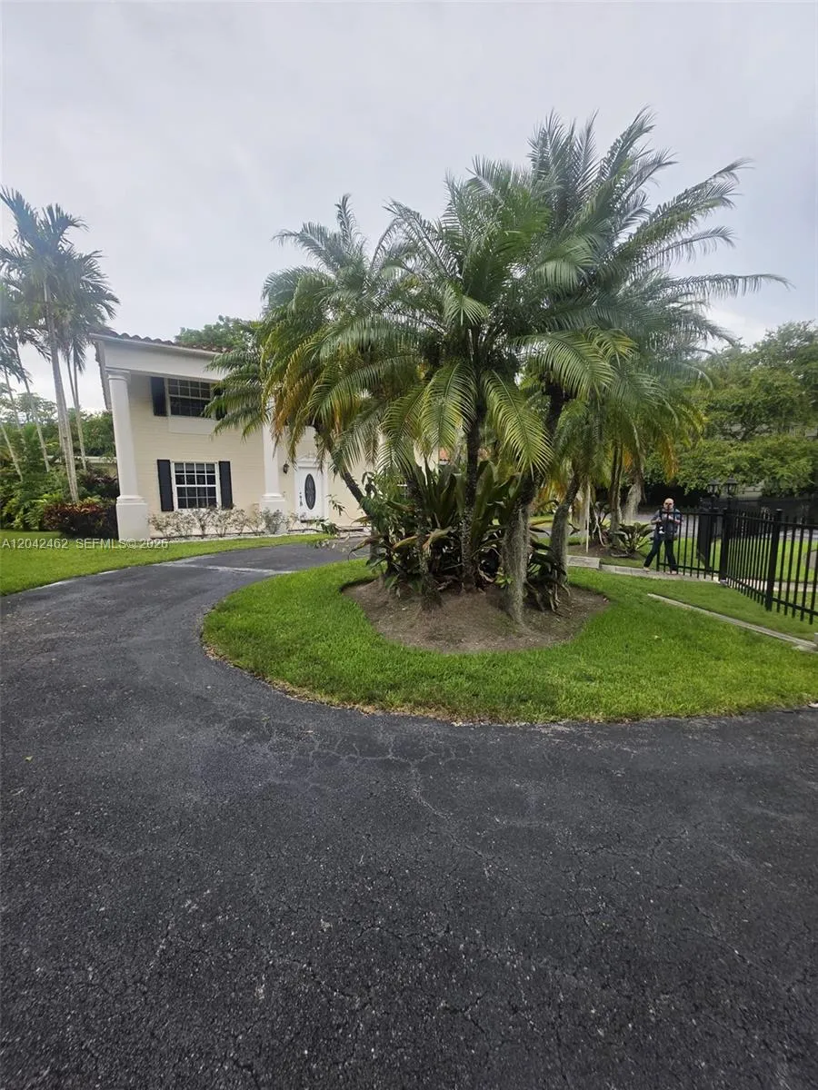 7240 SW 119th St Pinecrest, FL 33156
