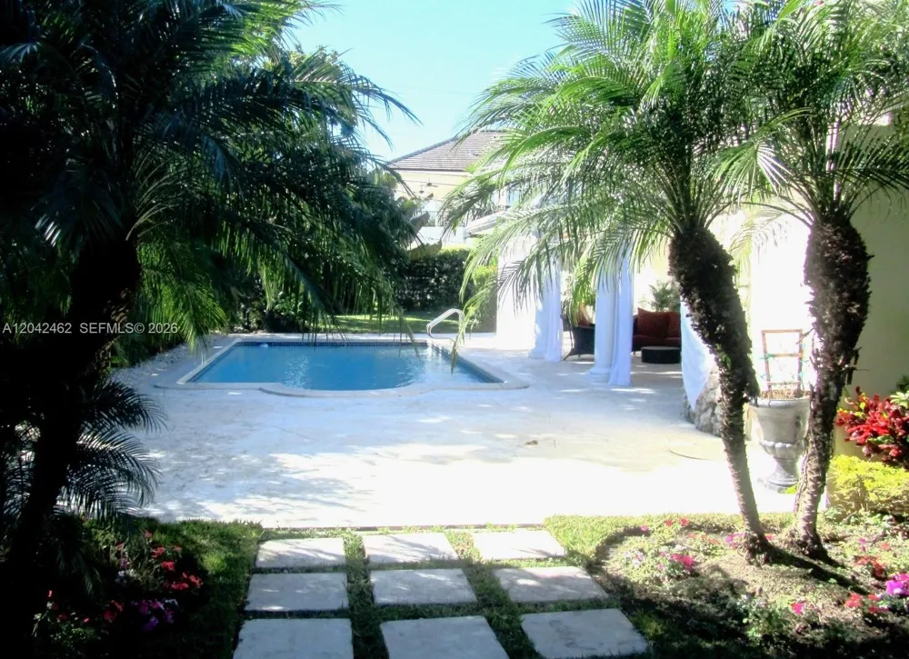 7240 SW 119th St Pinecrest, FL 33156