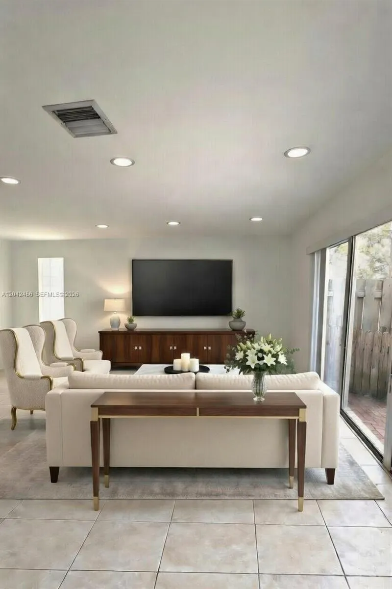 3743 NW 122nd Ter Sunrise, FL 33323