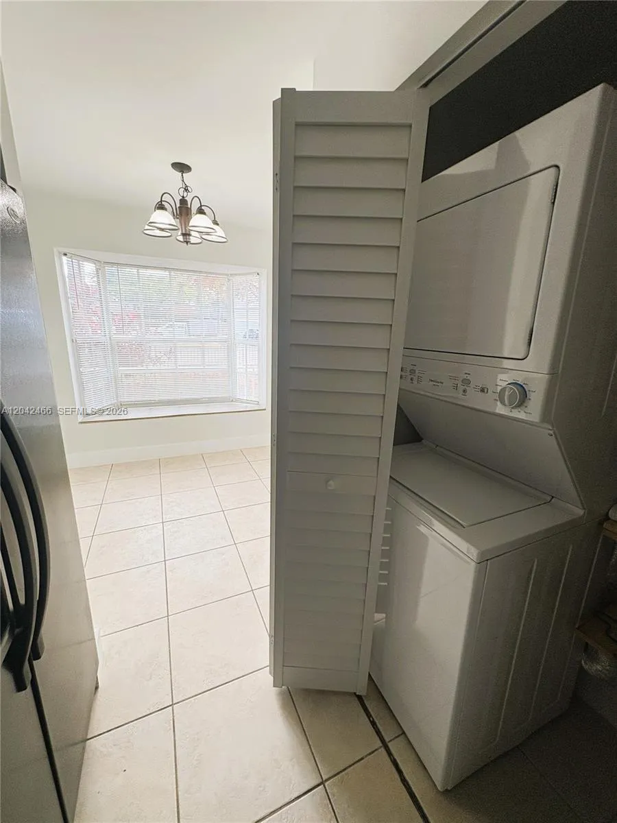 3743 NW 122nd Ter Sunrise, FL 33323