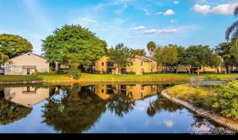 3833 Cocoplum Cir #3593 Coconut Creek, FL 33063