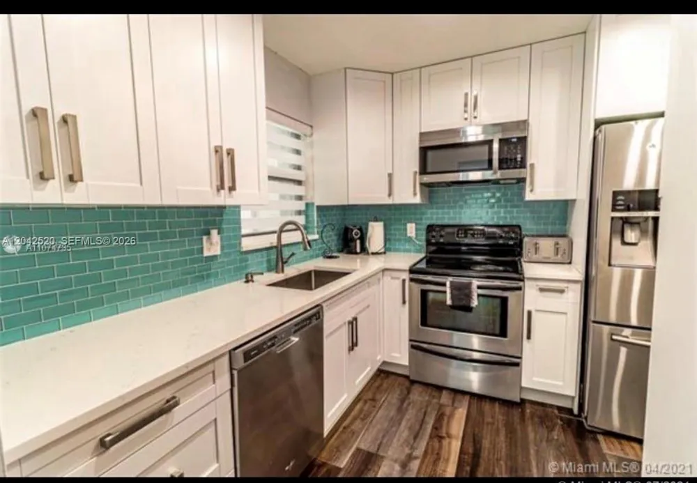 3833 Cocoplum Cir #3593 Coconut Creek, FL 33063