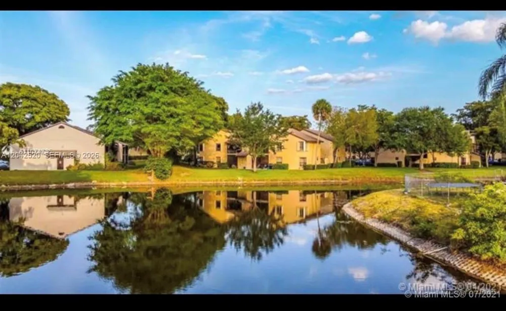 3833 Cocoplum Cir #3593 Coconut Creek, FL 33063