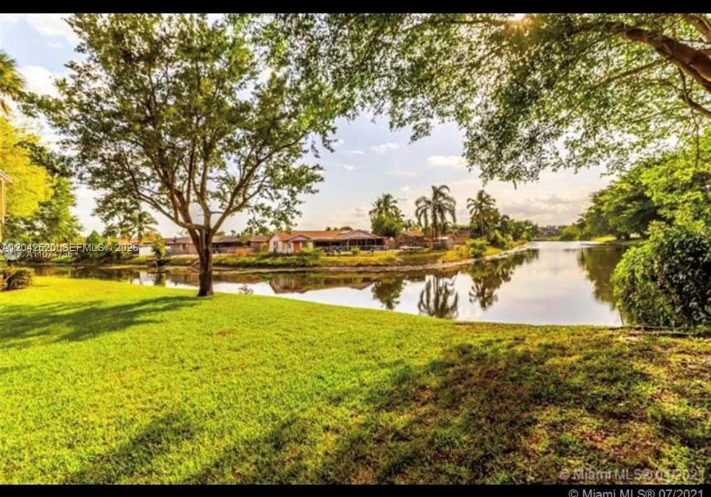 3833 Cocoplum Cir #3593 Coconut Creek, FL 33063