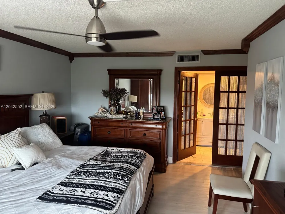 5200 Ocean Blvd #1012B Lauderdale By The Sea, FL 33308