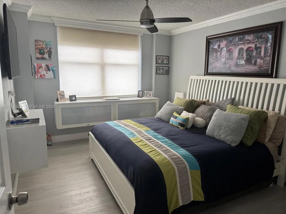 5200 Ocean Blvd #1012B Lauderdale By The Sea, FL 33308