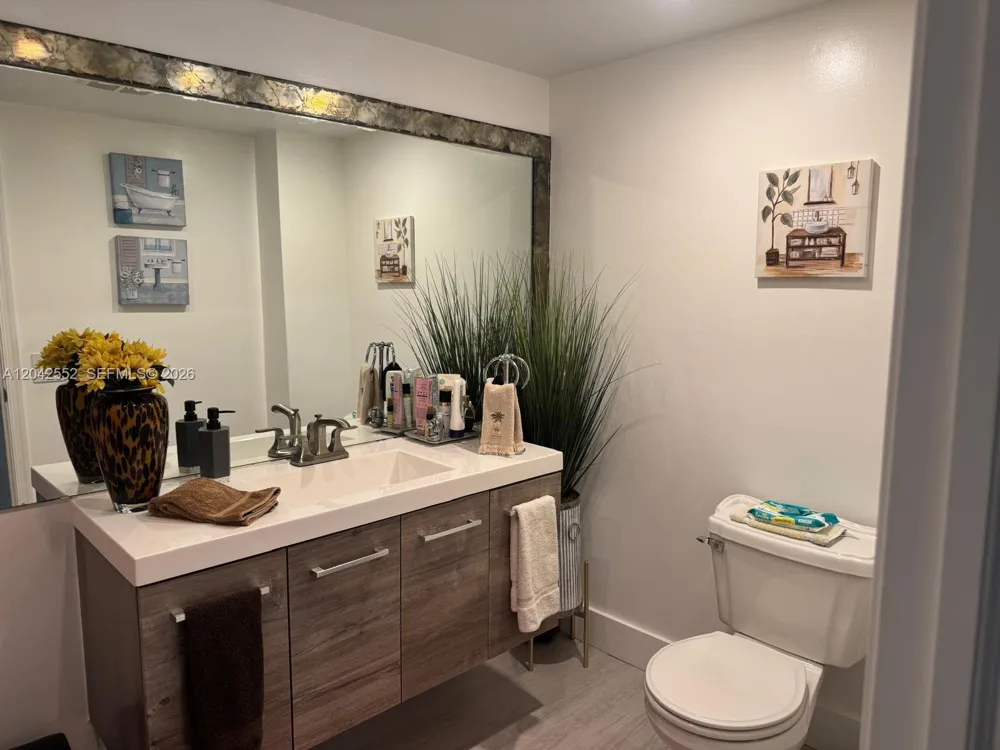 5200 Ocean Blvd #1012B Lauderdale By The Sea, FL 33308