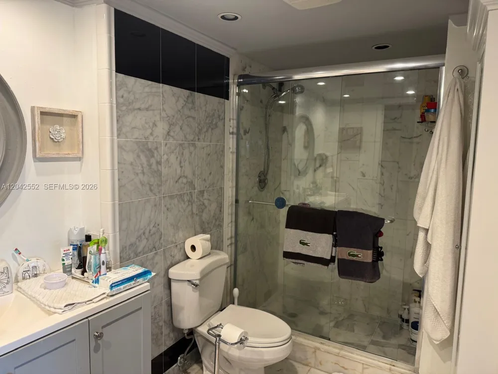5200 Ocean Blvd #1012B Lauderdale By The Sea, FL 33308