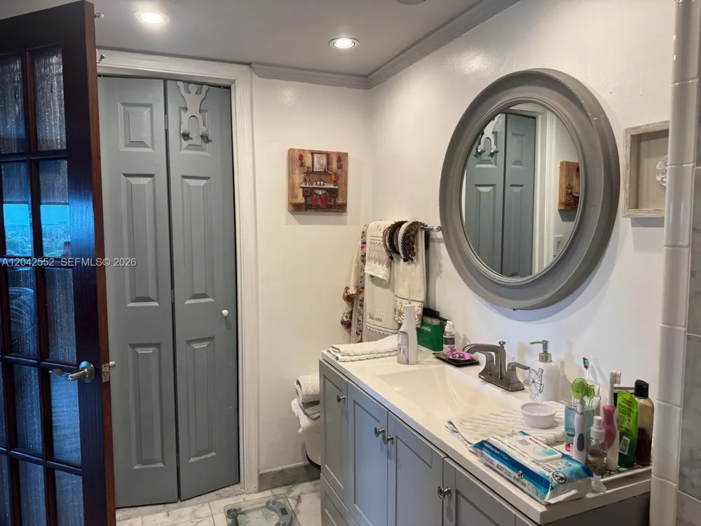5200 Ocean Blvd #1012B Lauderdale By The Sea, FL 33308