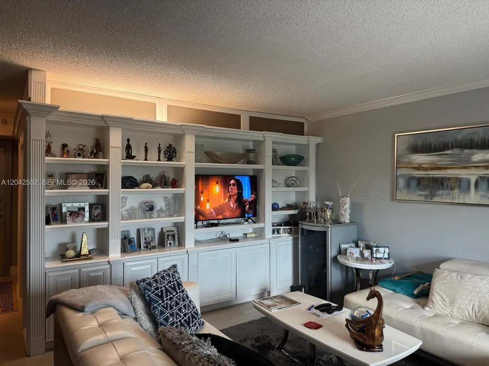 5200 Ocean Blvd #1012B Lauderdale By The Sea, FL 33308