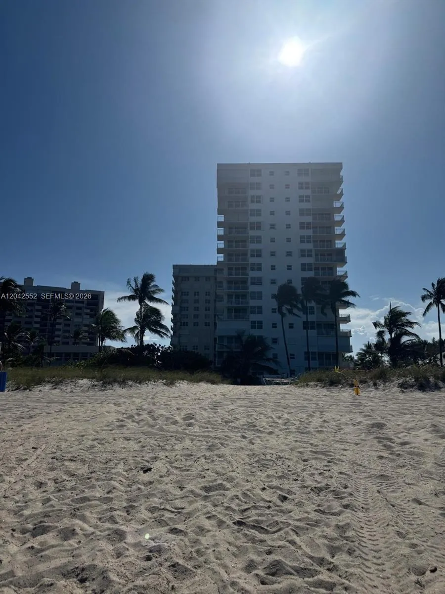 5200 Ocean Blvd #1012B Lauderdale By The Sea, FL 33308