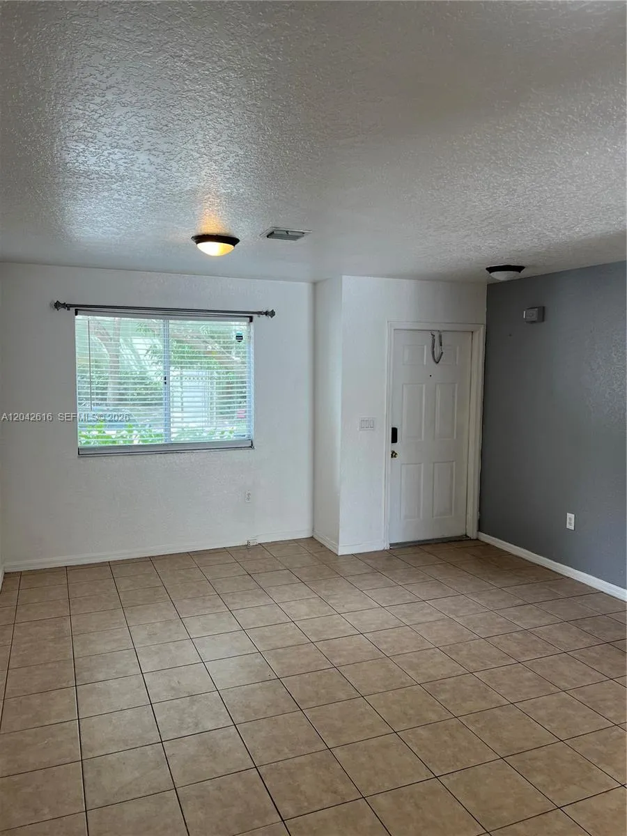 183 Hidden Ct Rd #F-33 Hollywood, FL 33023