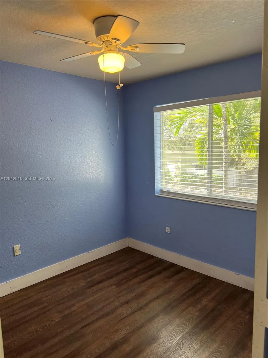 183 Hidden Ct Rd #F-33 Hollywood, FL 33023
