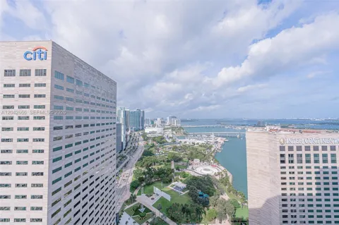 325 S BISCAYNE BLVD #4222