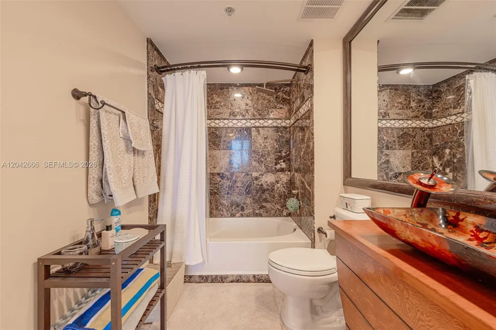 325 S BISCAYNE BLVD #4222 Miami, FL 33131