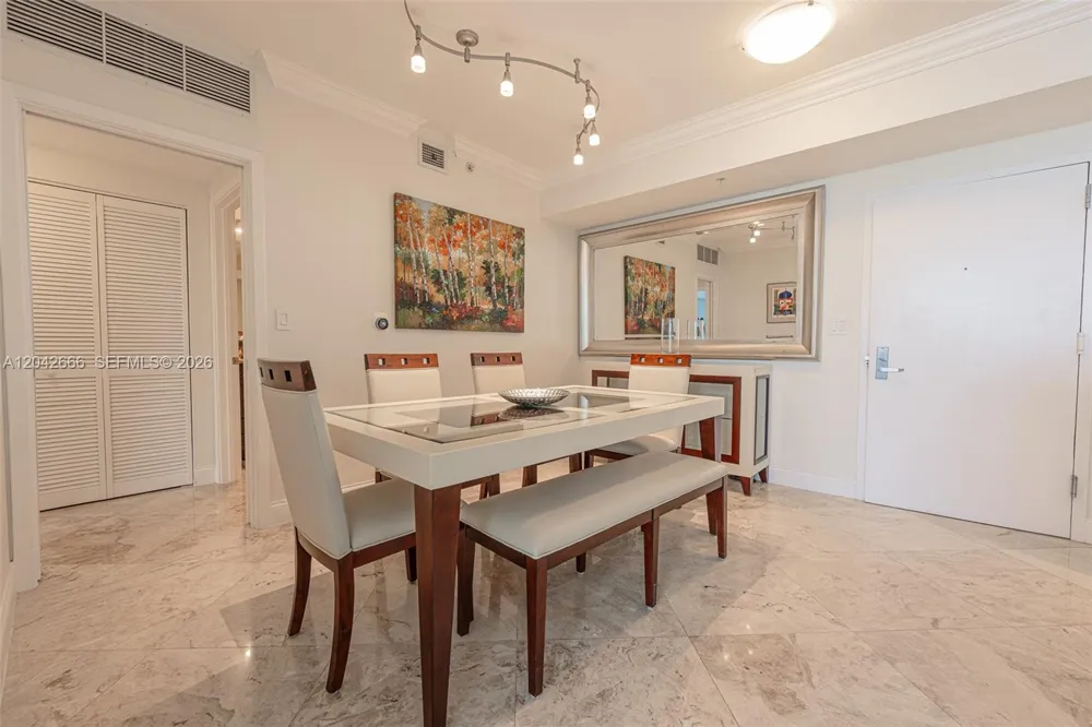325 S BISCAYNE BLVD #4222 Miami, FL 33131