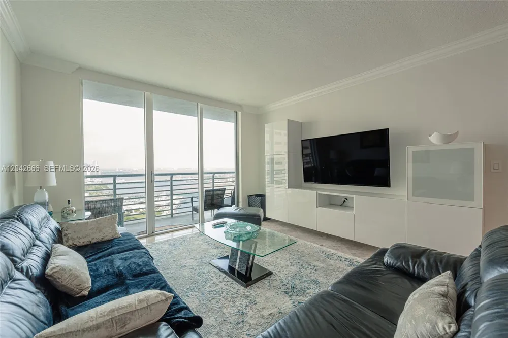 325 S BISCAYNE BLVD #4222 Miami, FL 33131