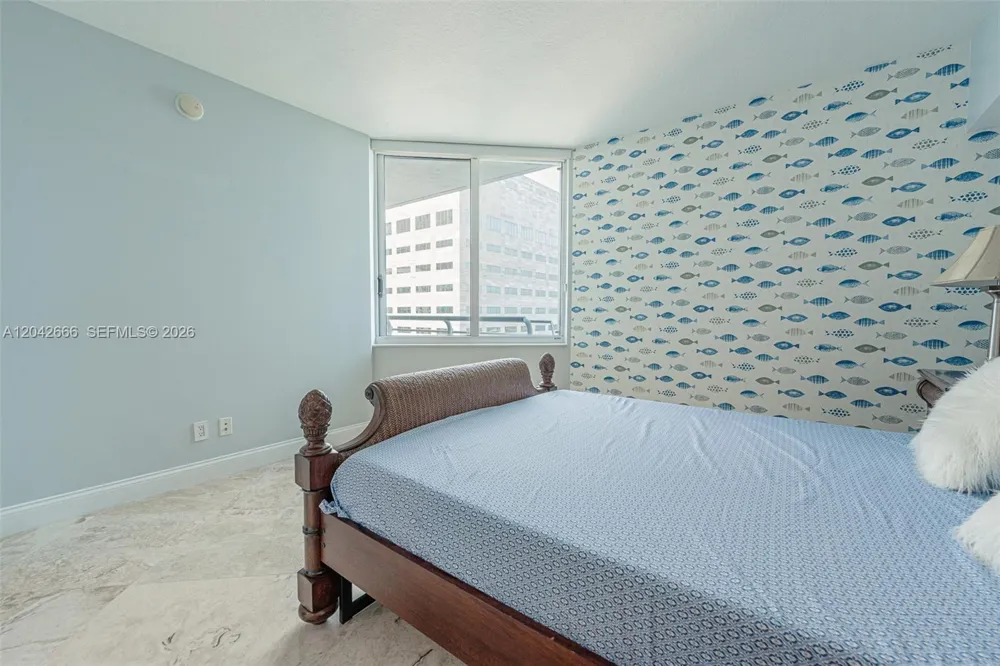 325 S BISCAYNE BLVD #4222 Miami, FL 33131
