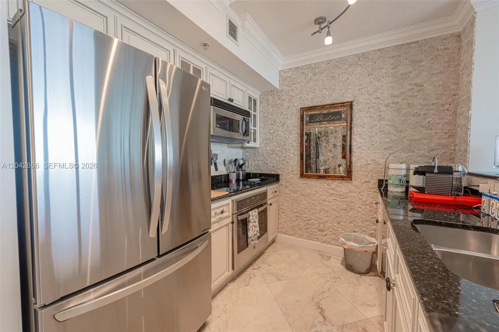 325 S BISCAYNE BLVD #4222 Miami, FL 33131