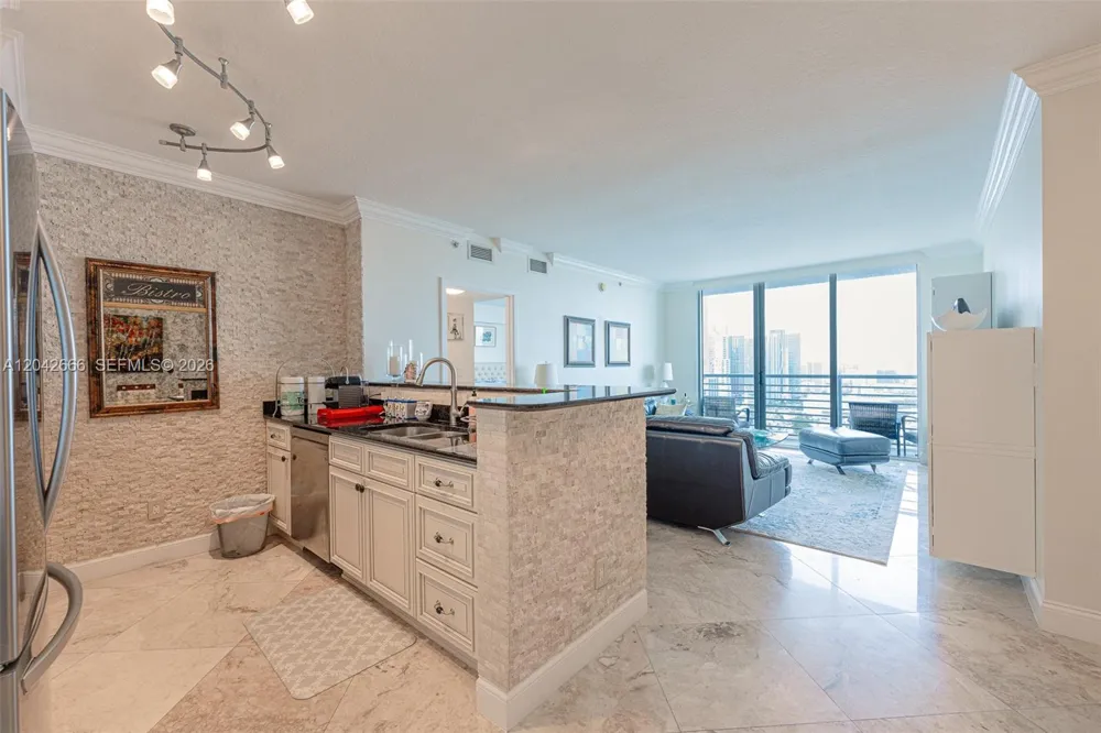 325 S BISCAYNE BLVD #4222 Miami, FL 33131