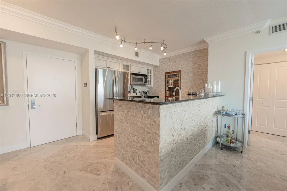 325 S BISCAYNE BLVD #4222 Miami, FL 33131