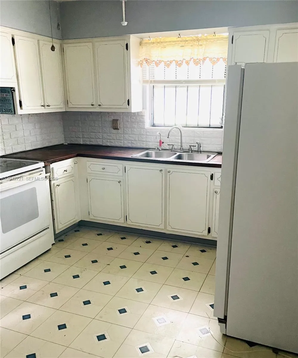 1797 NW 113th Ter Miami, FL 33167