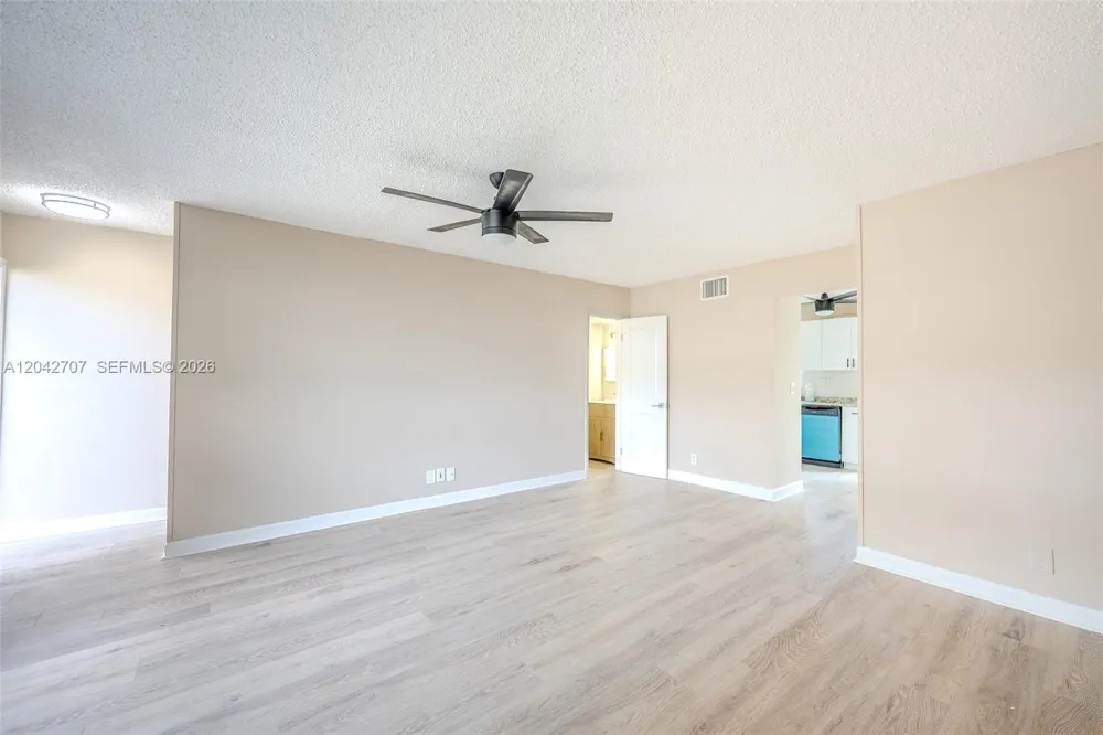 7501 Kimberly Blvd #116 North Lauderdale, FL 33068