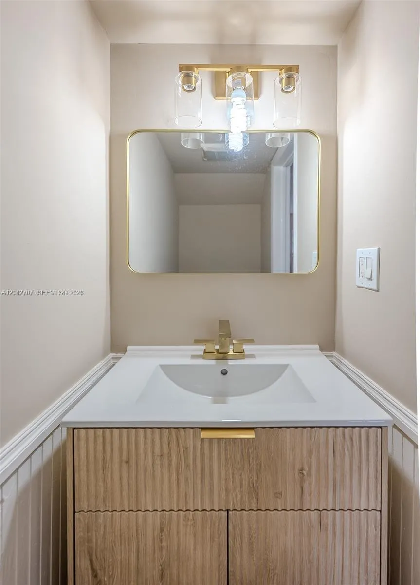 7501 Kimberly Blvd #116 North Lauderdale, FL 33068