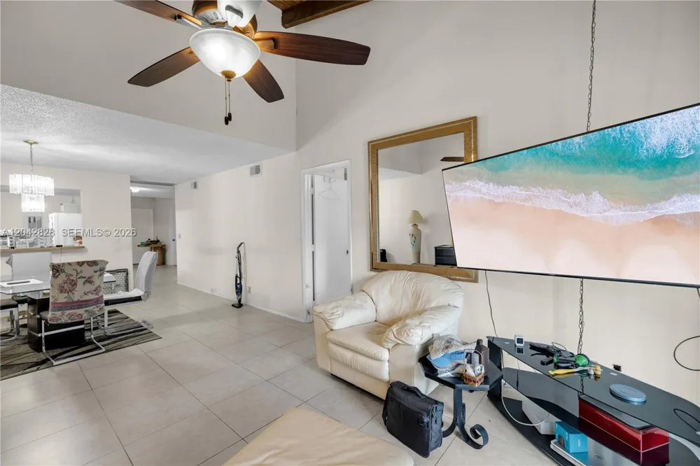 1491 NW 95th Ter #201 Pembroke Pines, FL 33024