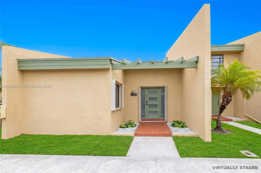 1491 NW 95th Ter #201 Pembroke Pines, FL 33024