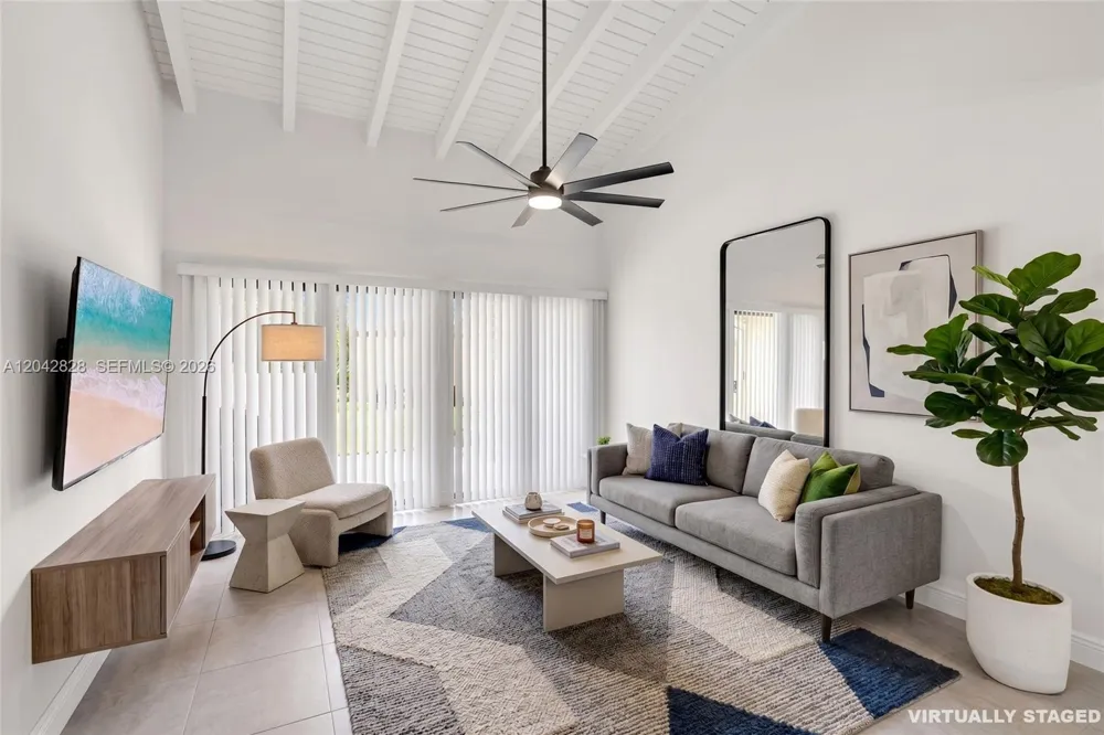 1491 NW 95th Ter #201 Pembroke Pines, FL 33024
