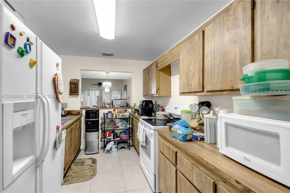 1491 NW 95th Ter #201 Pembroke Pines, FL 33024