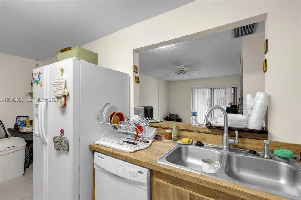 1491 NW 95th Ter #201 Pembroke Pines, FL 33024