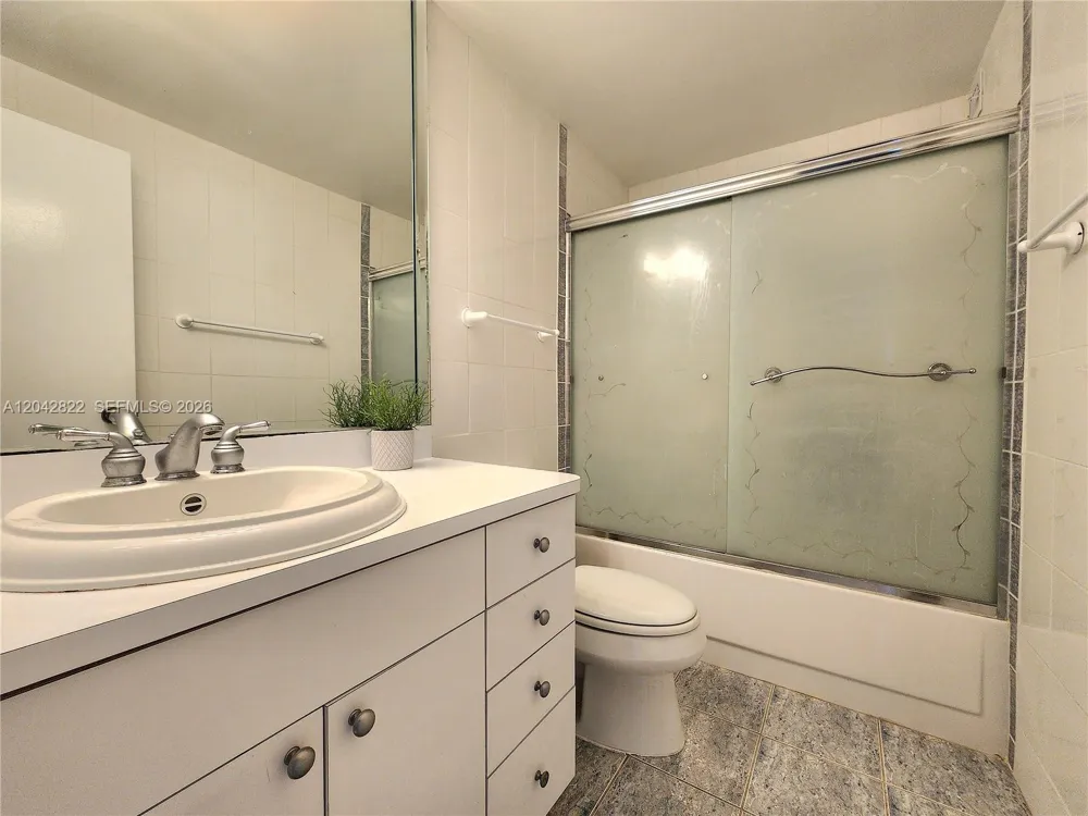 3505 S Ocean Dr #821 Hollywood, FL 33019