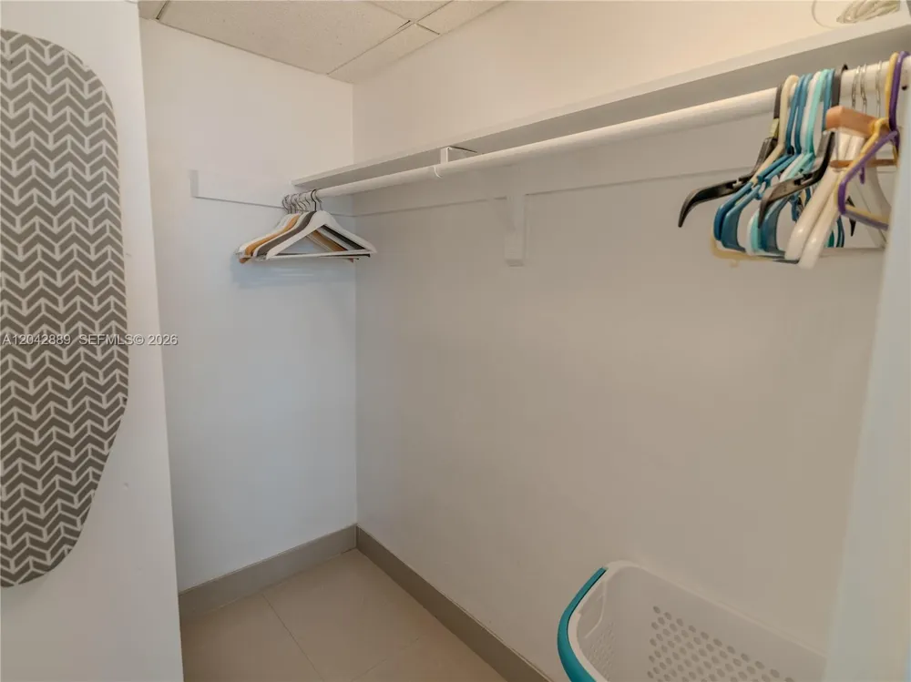 4001 S Ocean Dr #8J Hollywood, FL 33019