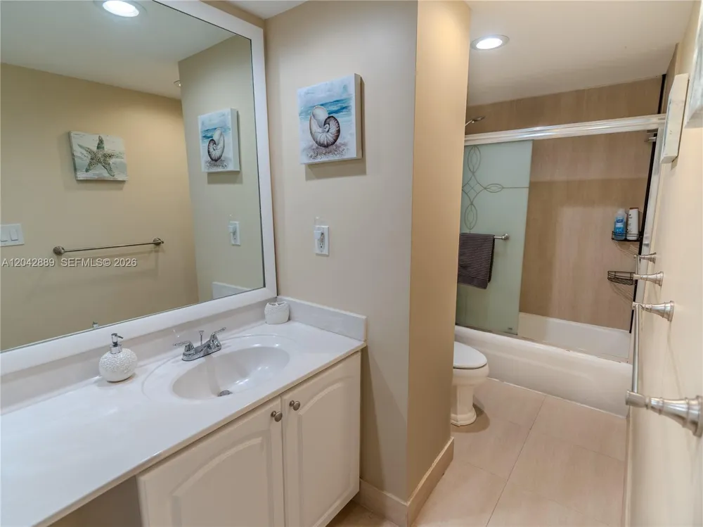 4001 S Ocean Dr #8J Hollywood, FL 33019