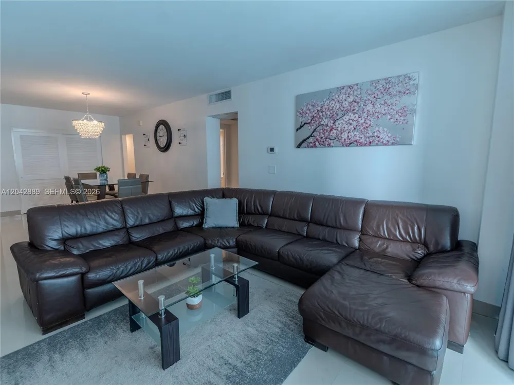 4001 S Ocean Dr #8J Hollywood, FL 33019