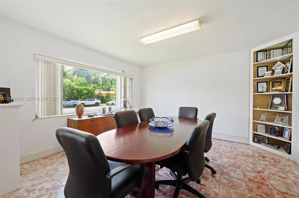 20 SW 4th St Dania Beach, FL 33004