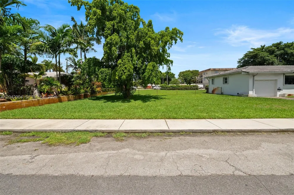20 SW 4th St Dania Beach, FL 33004