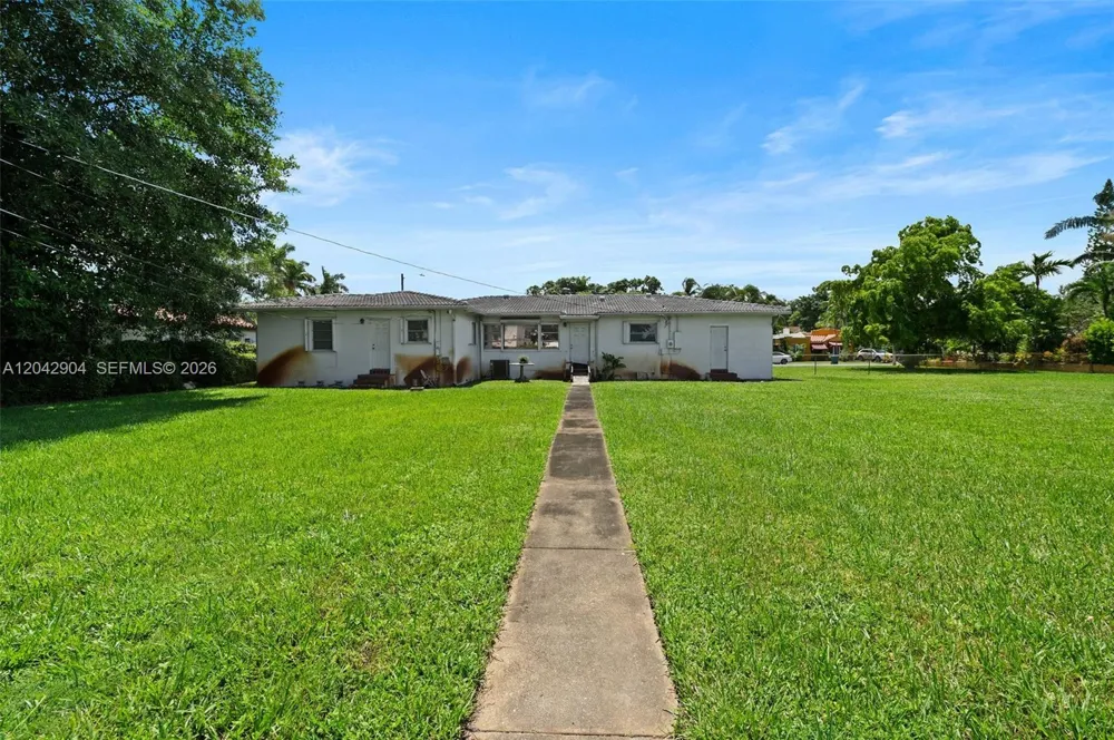 20 SW 4th St Dania Beach, FL 33004