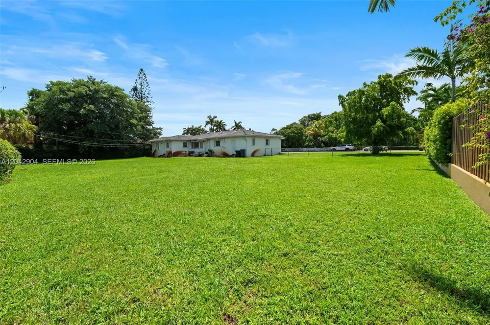 20 SW 4th St Dania Beach, FL 33004