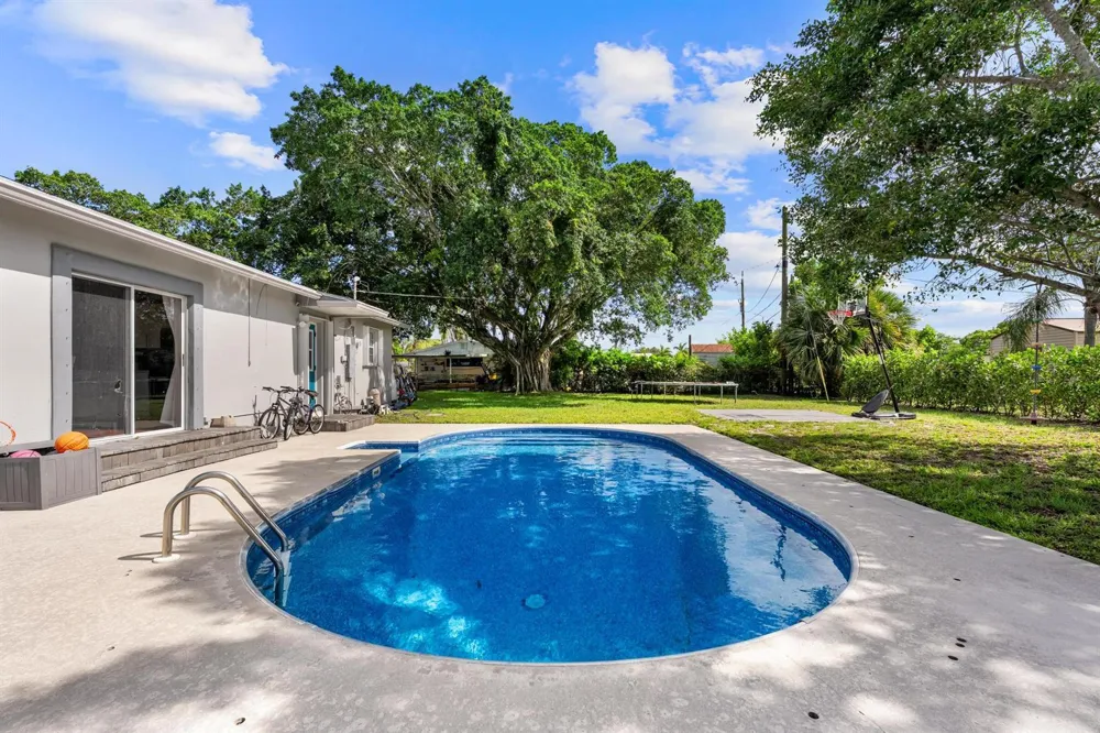 153 Abaco Drive Palm Springs, FL 33461