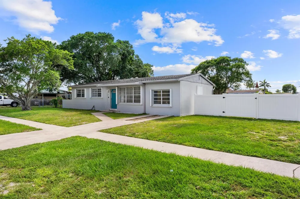 153 Abaco Drive Palm Springs, FL 33461