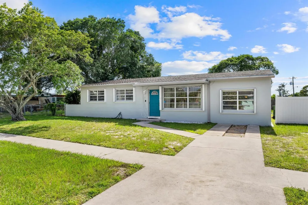 153 Abaco Drive Palm Springs, FL 33461