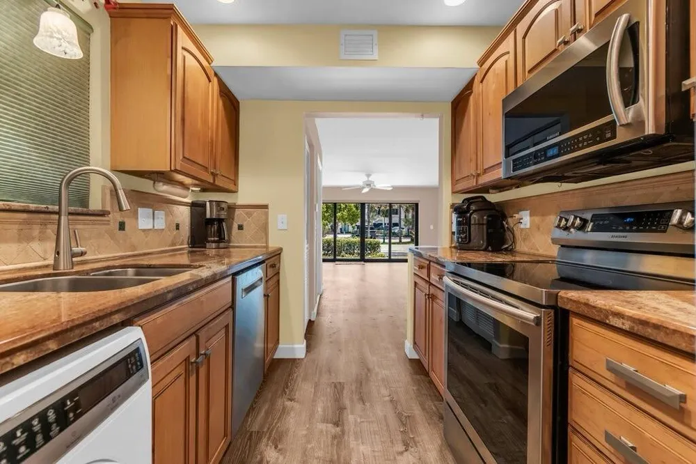 4140 Ocean Drive #101e Lauderdale By The Sea, FL 33308