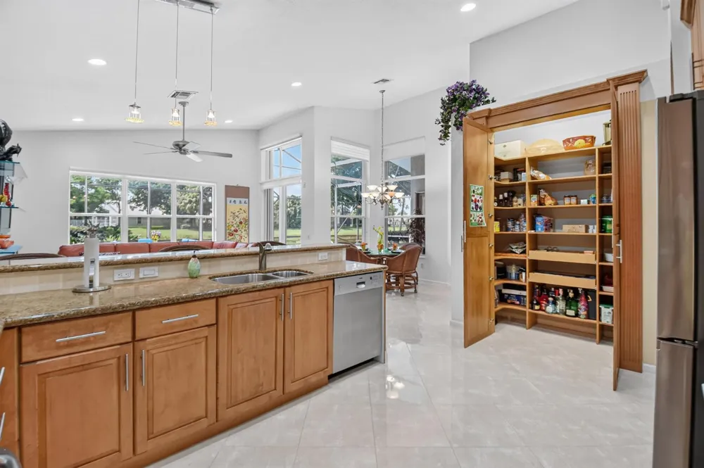 6550 Sand City Way Delray Beach, FL 33446