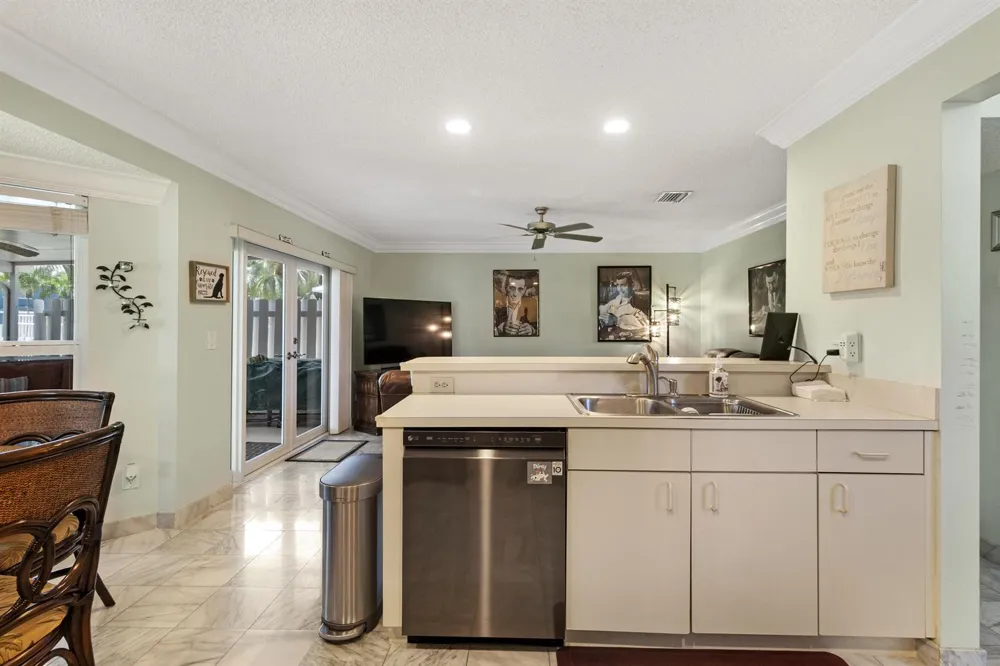 5525 NW 54th Circle Coconut Creek, FL 33073